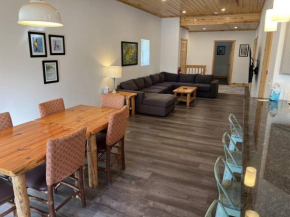 Downtown Three Lakes Apartment